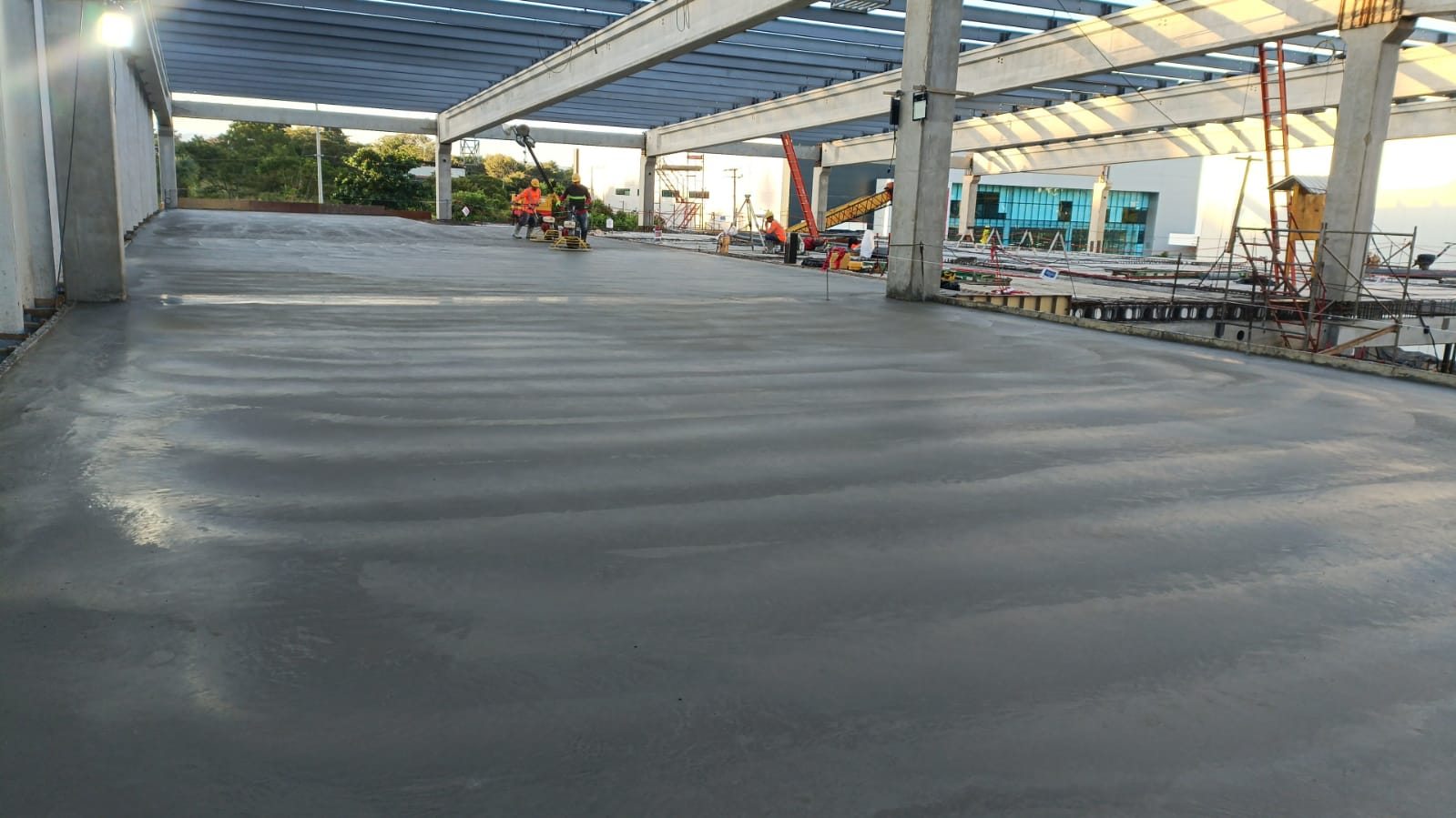 Colocación de losas de concreto en entrepisos y edificios Costa Rica